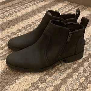 NIB UGG Black Aureo Waterproof Ankle Booties